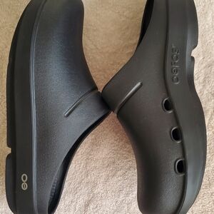 Oofos Black Clogs